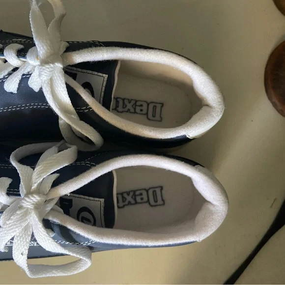 Dexter - Picture 4 of 5